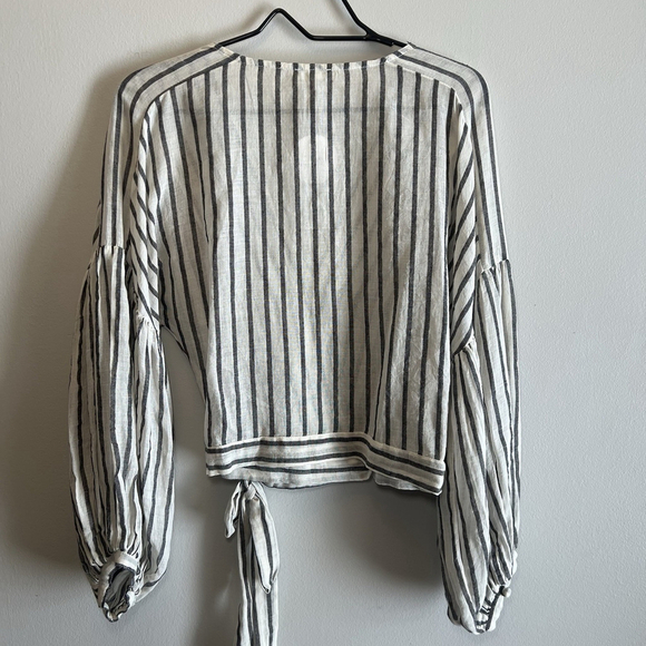 En Crėme Wrap Top ballon sleeves with embroidery Strips Gauze Blouse Size Small - Picture 7 of 14